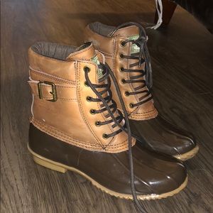 Duck boots